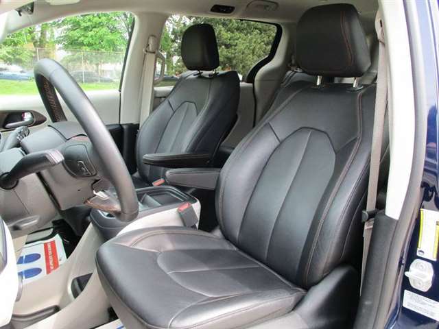 2017 Chrysler Pacifica Touring-L 4dr Mini-Van